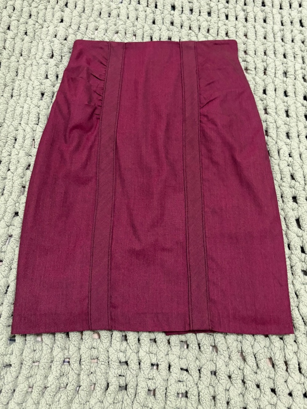 ❤️ Nanette Lepore Burgundy Satin Pencil Skirt – Size 4 ❤️